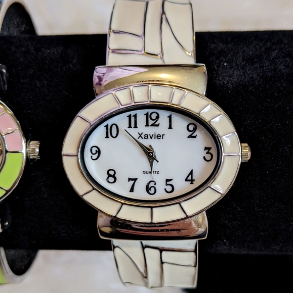 Two bangle cuff watches - Picture 6 of 12
